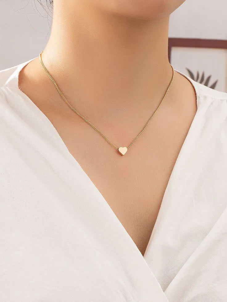 Tiny Heart Necklace – Elegant Golden Alloy Pendant