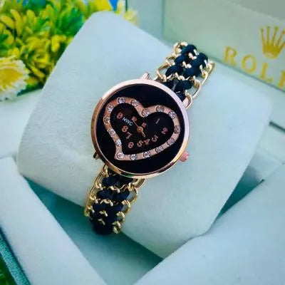 Women’s Heart Shape Bracelet Watch – Elegant Textured Strap Timepiece