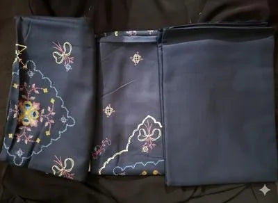 3 Pcs Women's Unstitched Printed Suit